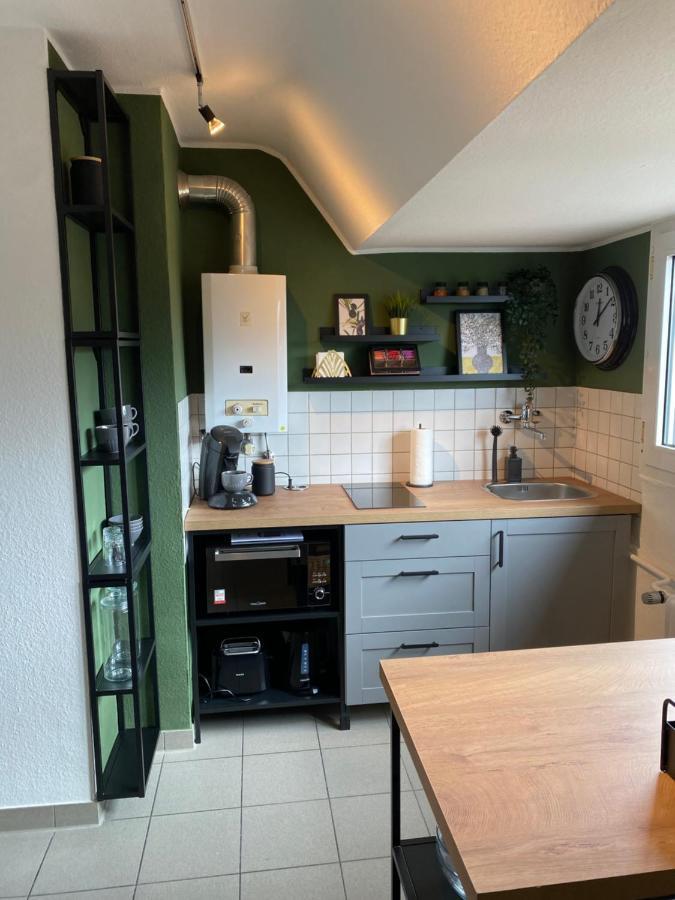 Bostel 1 - Modernes Dachgeschoss-Studio In Duisburg Meiderich, 4,7 Km Hbf, U-Bahn 250M, Flughafen Duesseldorf 28 Km, Landschaftspark 2,9 Km, 5 Gehminuten Von Herzklinik Entfernt מראה חיצוני תמונה
